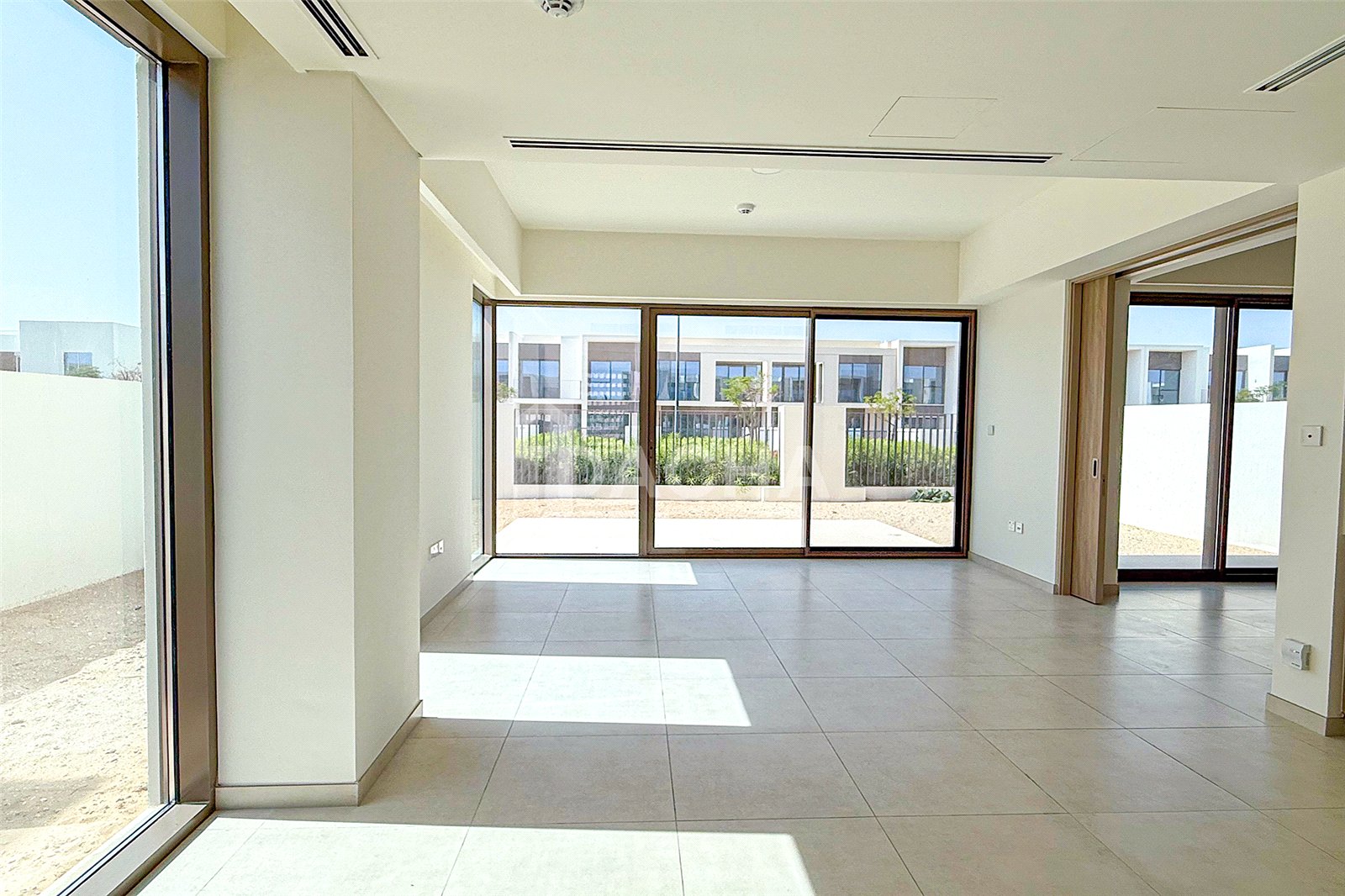 4 bedroom townhouse to rent - Dacha