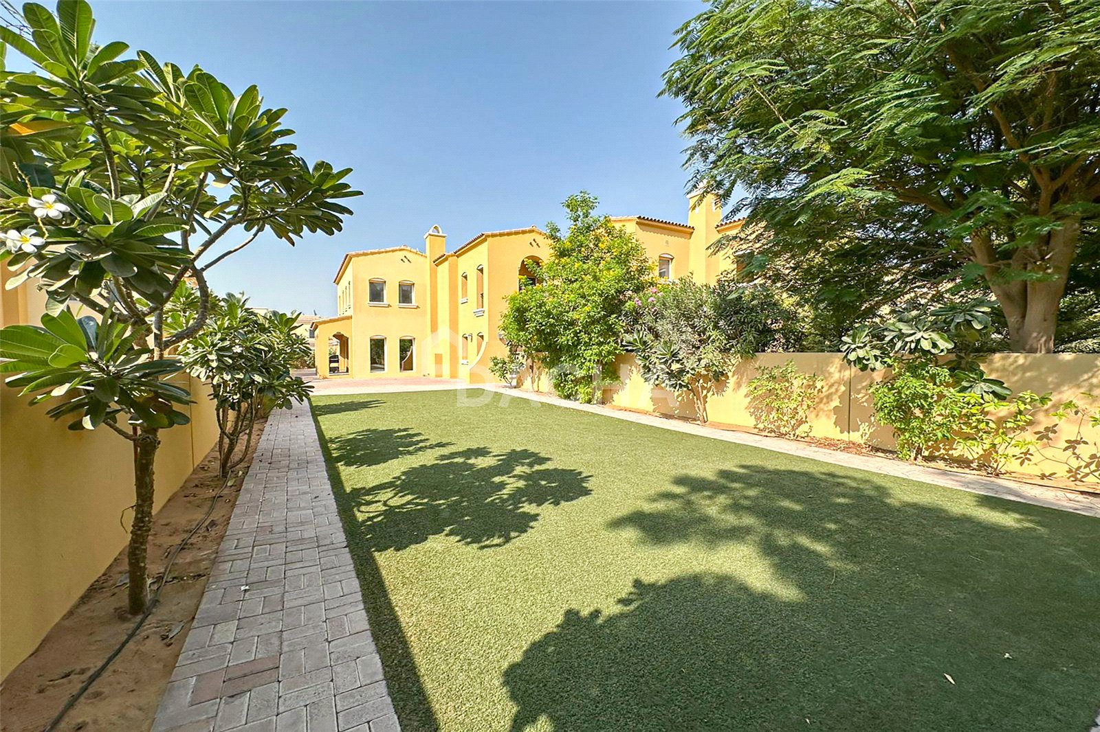 4 bedroom townhouse to rent - Dacha