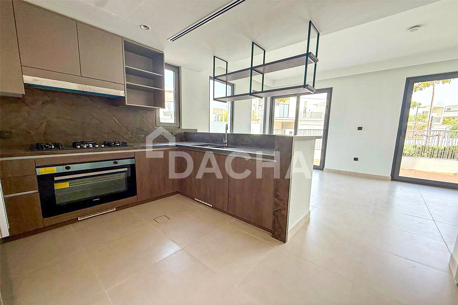 4 bedroom villa to rent - Dacha