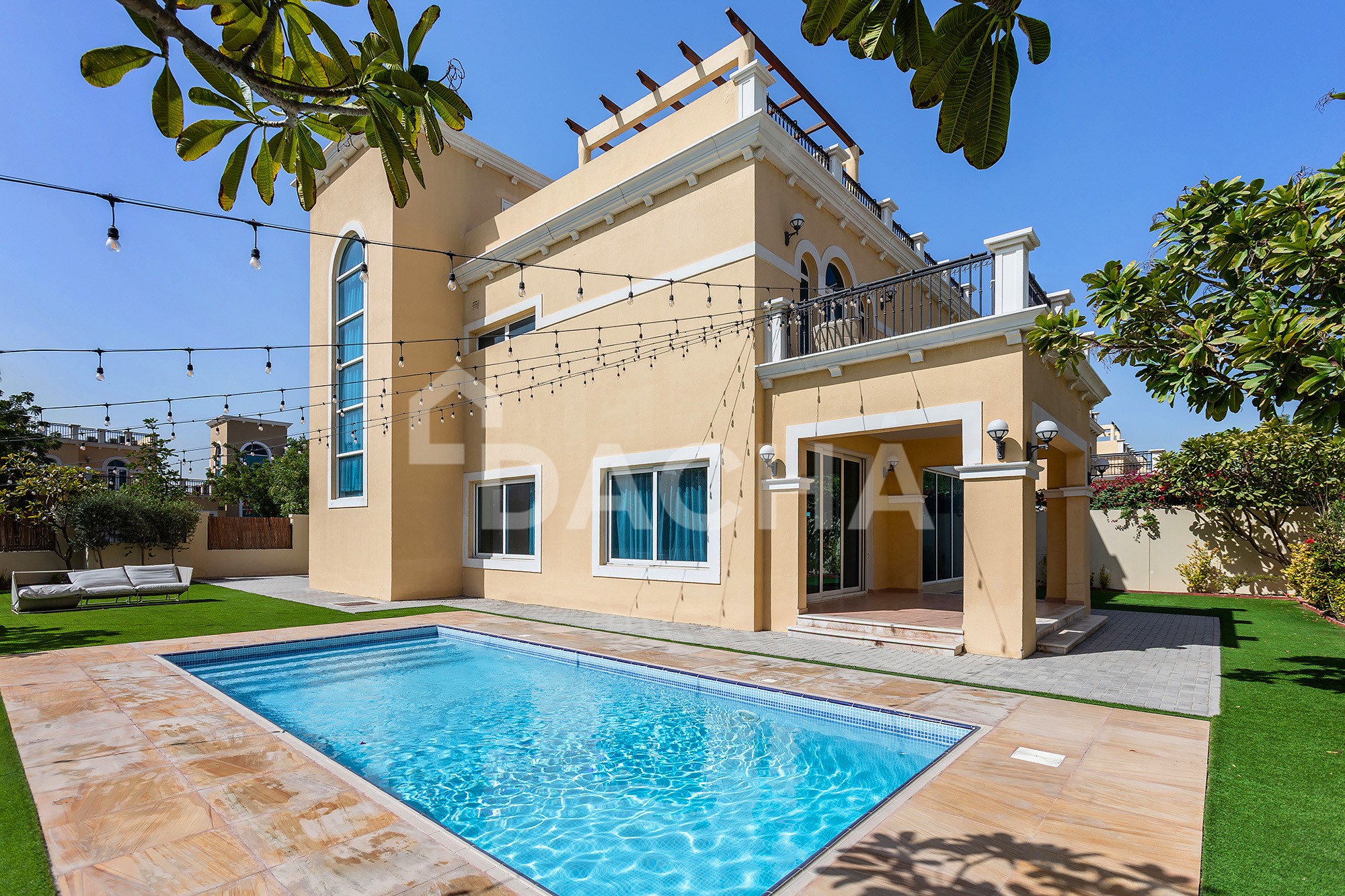 4 bedroom villa for sale - Dacha