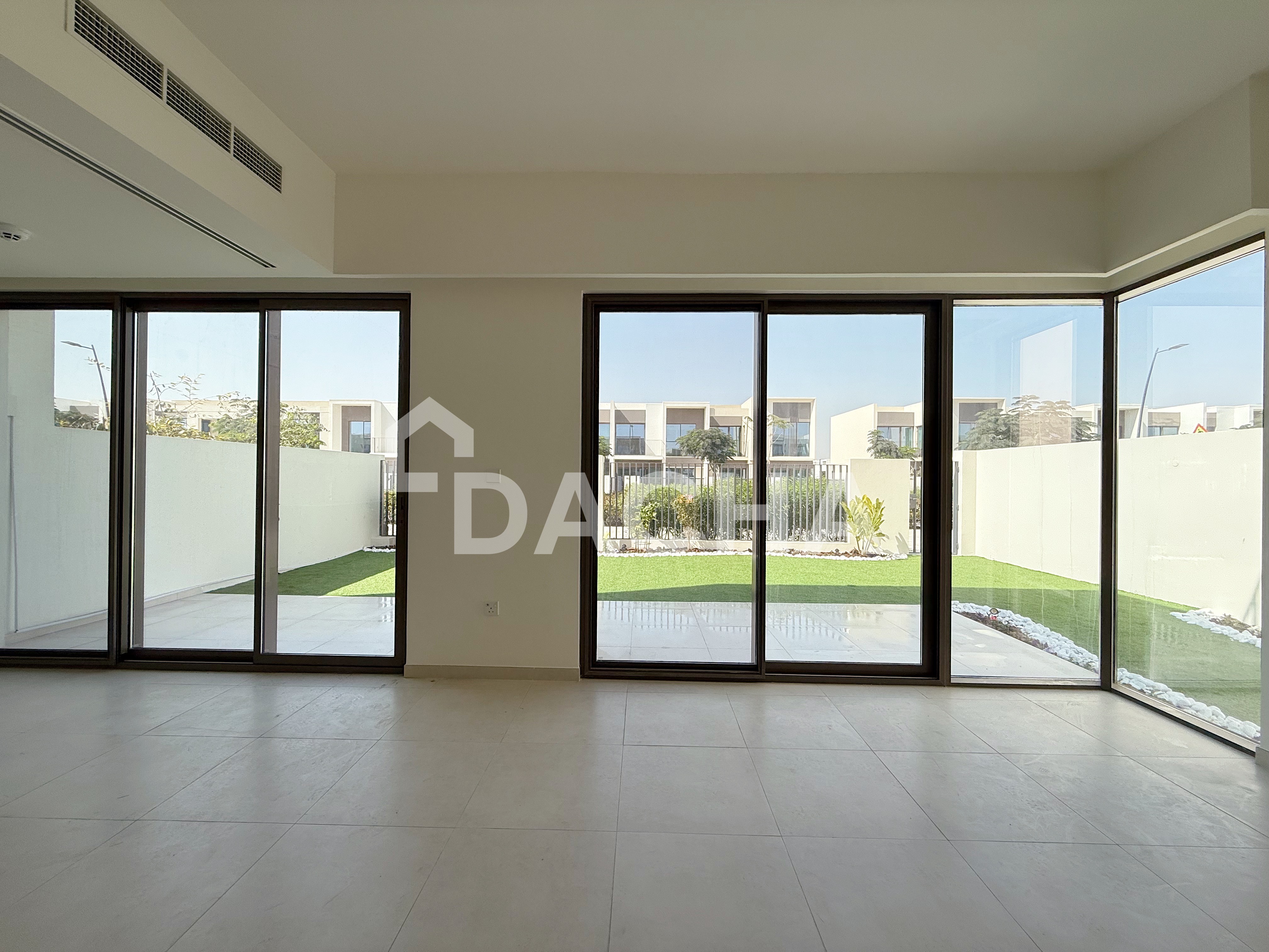 4 bedroom villa to rent - Dacha