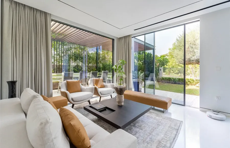 4 bedroom villa for sale - Dacha