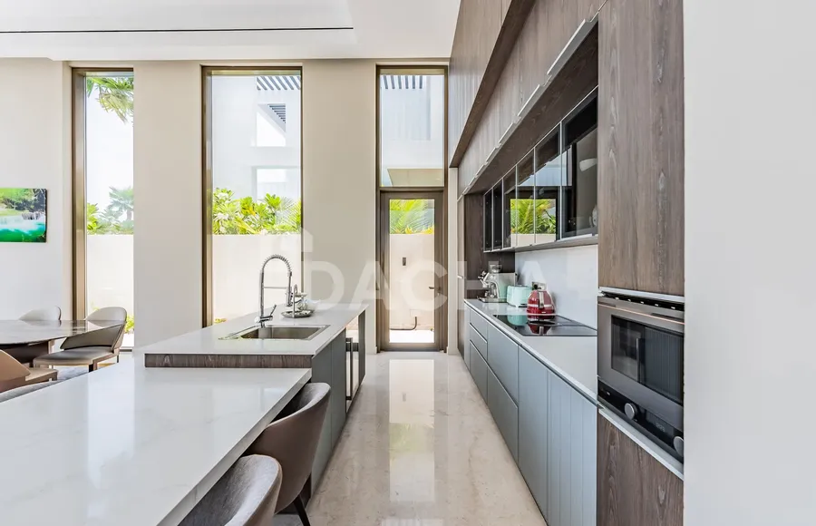 6 bedroom villa for sale - Dacha