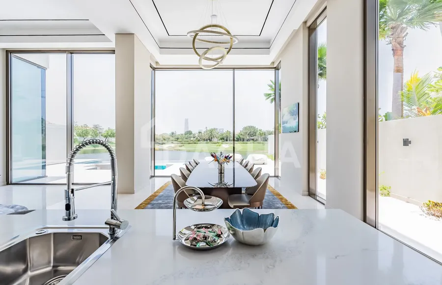 6 bedroom villa for sale - Dacha