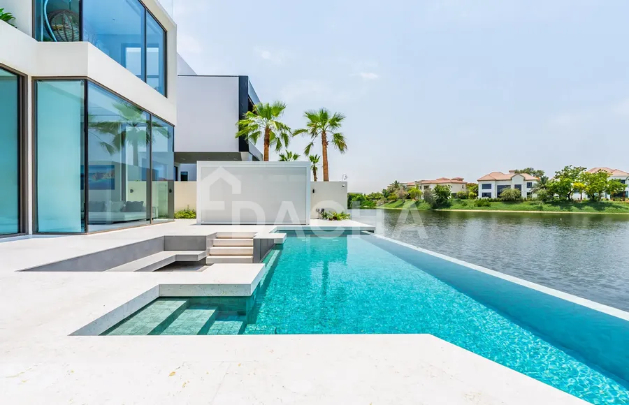 6 bedroom villa for sale - Dacha