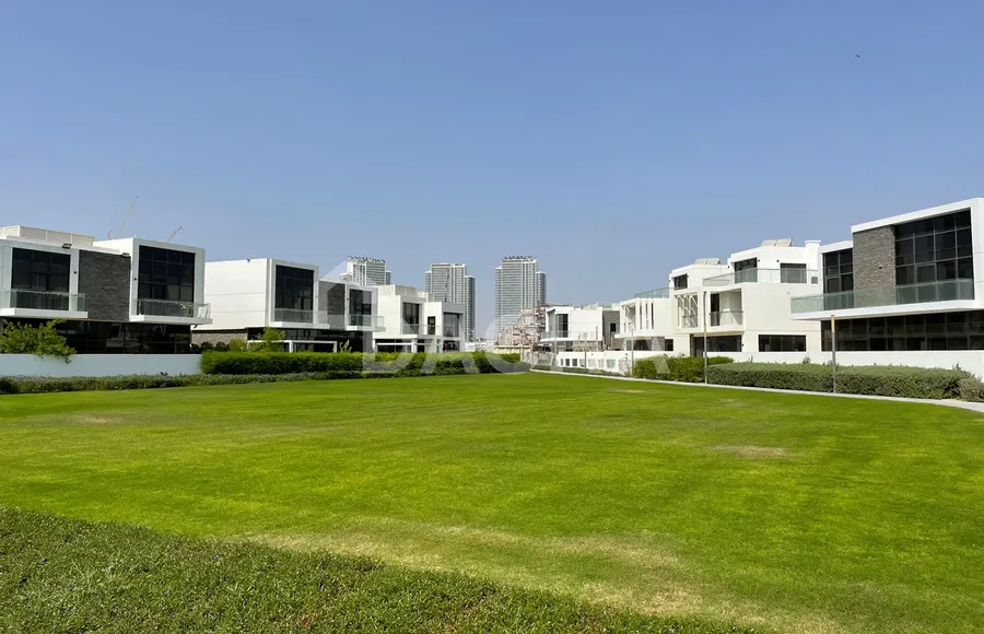 8 bedroom villa for sale - Dacha