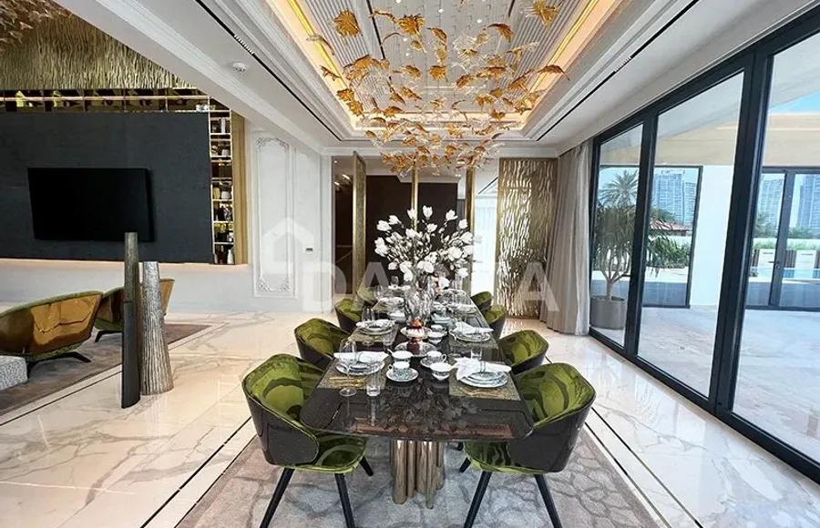 7 bedroom villa for sale - Dacha