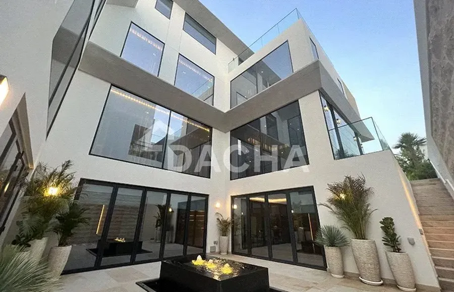 6 bedroom villa for sale - Dacha