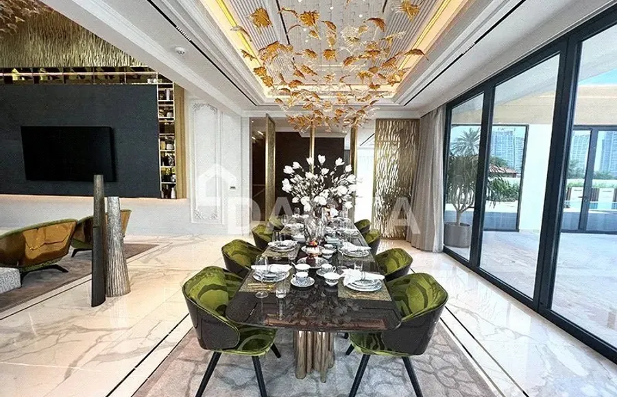 6 bedroom villa for sale - Dacha