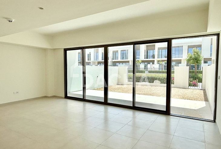 3 bedroom townhouse to rent banner - Dacha