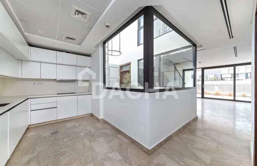 4 bedroom villa for sale - Dacha