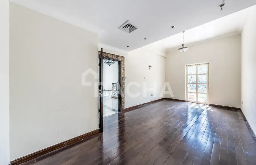 4 bedroom villa for sale - Dacha
