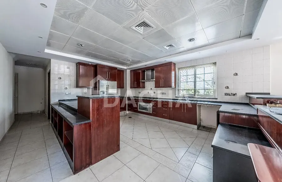 4 bedroom villa for sale - Dacha