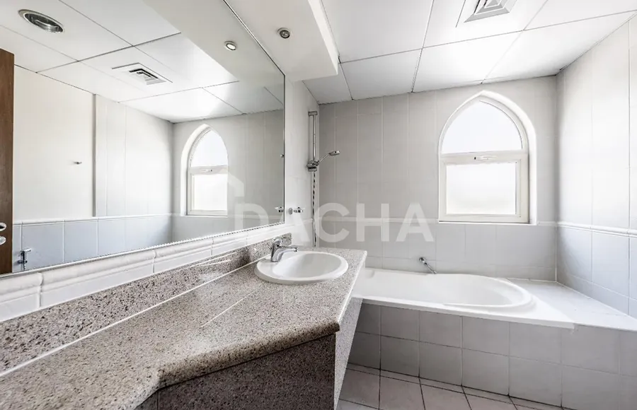 4 bedroom villa for sale - Dacha