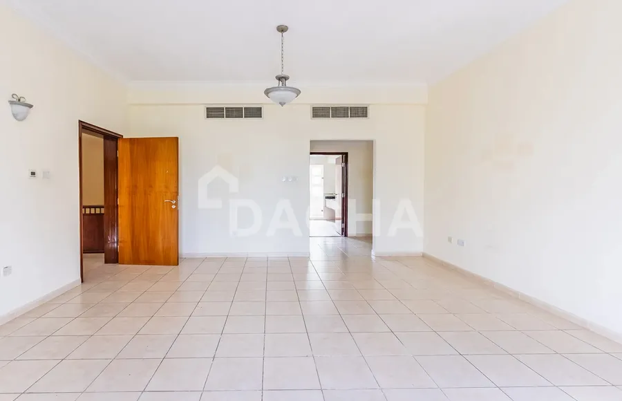 4 bedroom villa for sale - Dacha