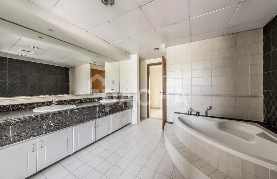 4 bedroom villa for sale - Dacha