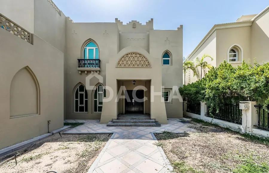 4 bedroom villa for sale - Dacha