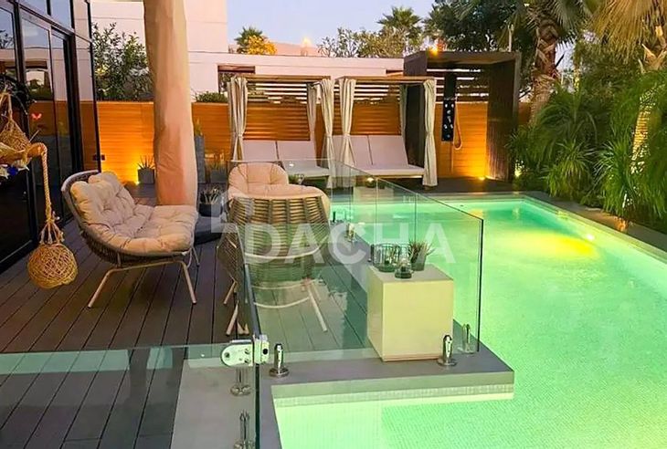 5 bedroom villa for sale banner - Dacha