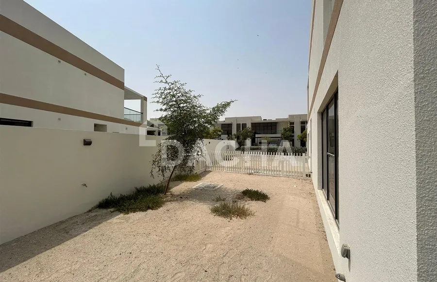 4 bedroom villa to rent - Dacha