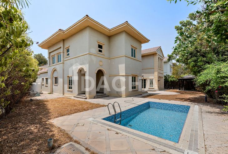 5 bedroom villa for sale banner - Dacha