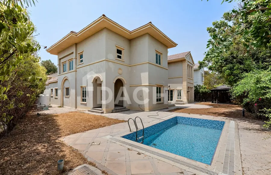 5 bedroom villa for sale - Dacha