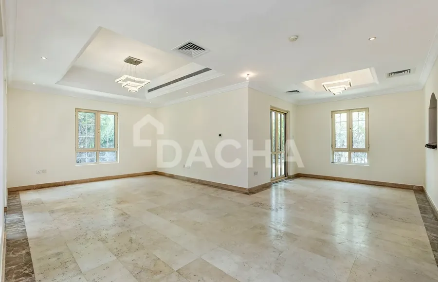 5 bedroom villa for sale - Dacha