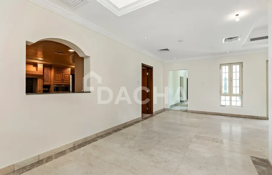 5 bedroom villa for sale - Dacha
