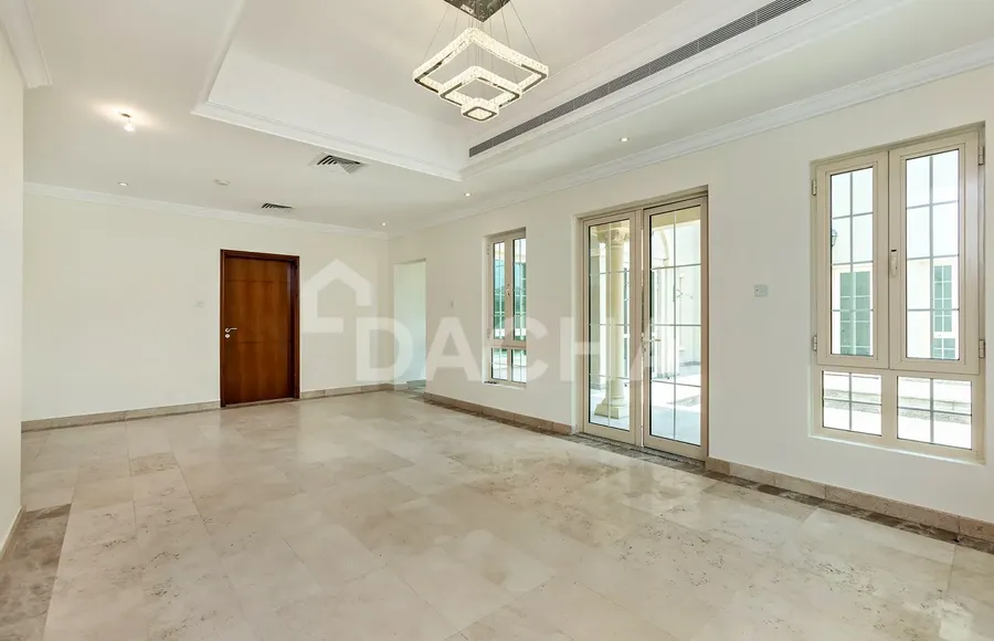 5 bedroom villa for sale - Dacha
