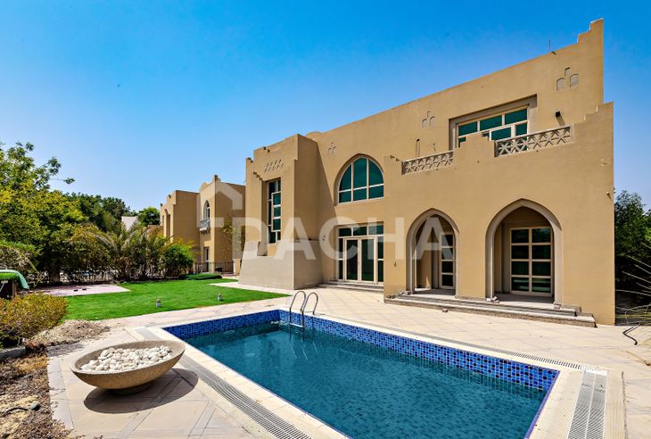 4 bedroom villa for sale banner - Dacha