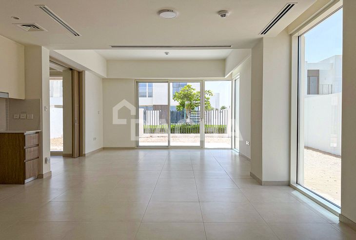 4 bedroom townhouse to rent banner - Dacha