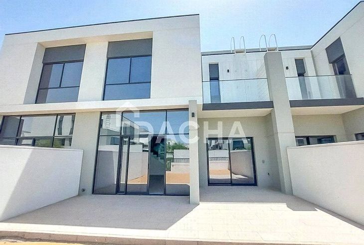 3 bedroom townhouse to rent banner - Dacha