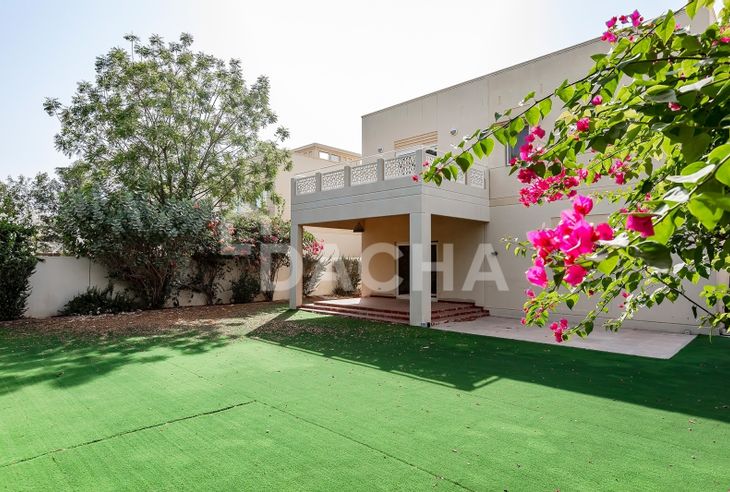 4 bedroom villa for sale banner - Dacha