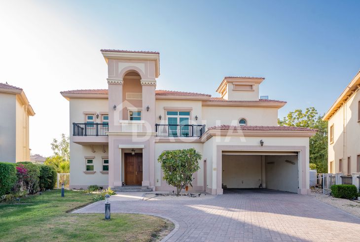 4 bedroom villa for sale banner - Dacha