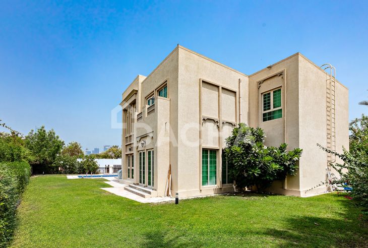 4 bedroom villa for sale banner - Dacha