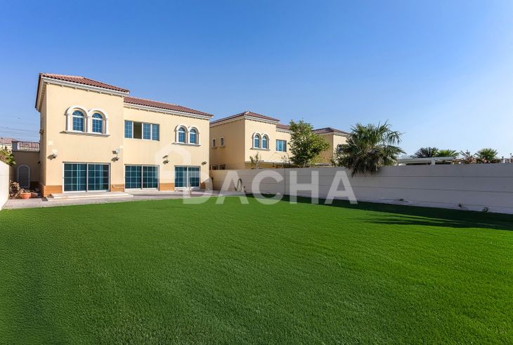 4 bedroom villa for sale banner - Dacha