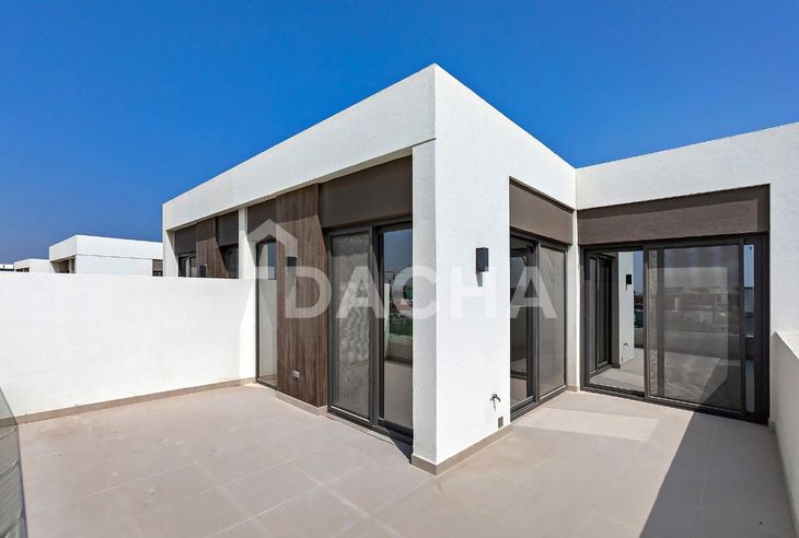 4 bedroom villa for sale banner - Dacha