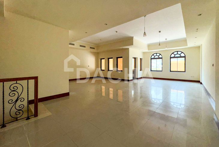 5 bedroom townhouse to rent banner - Dacha