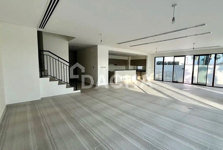 6 bedroom townhouse for sale banner - Dacha