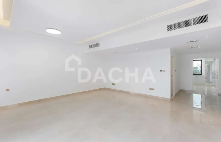 4 bedroom villa to rent - Dacha