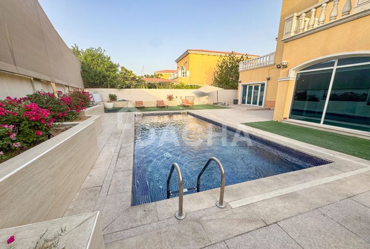 5 bedroom villa for sale banner - Dacha