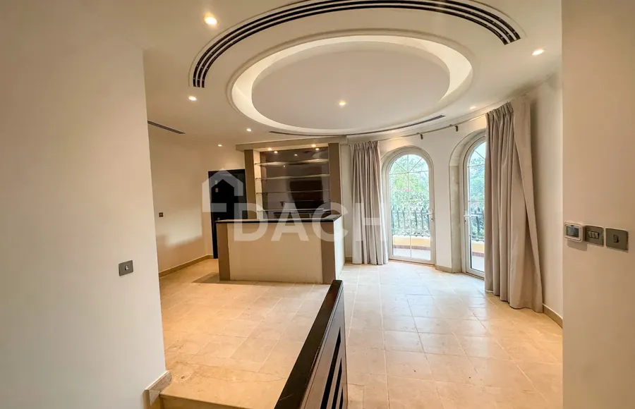 5 bedroom villa for sale - Dacha