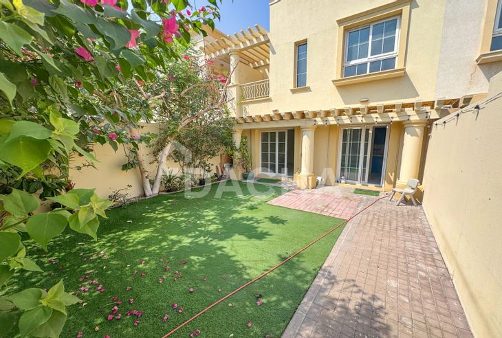 2 bedroom townhouse to rent banner - Dacha