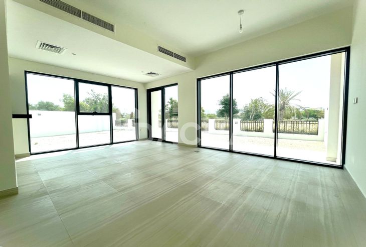 4 bedroom townhouse to rent banner - Dacha