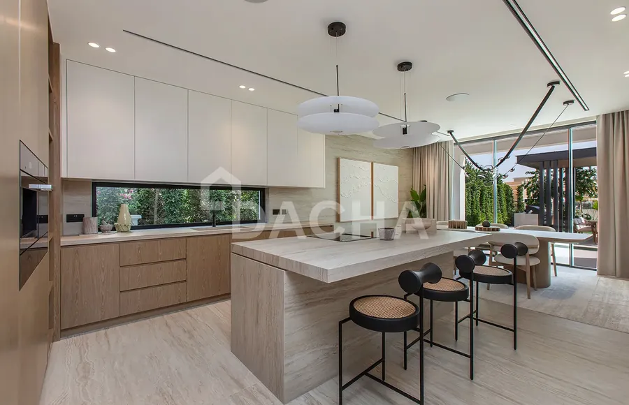 5 bedroom villa for sale - Dacha