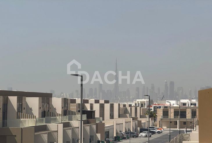 4 bedroom townhouse to rent banner - Dacha