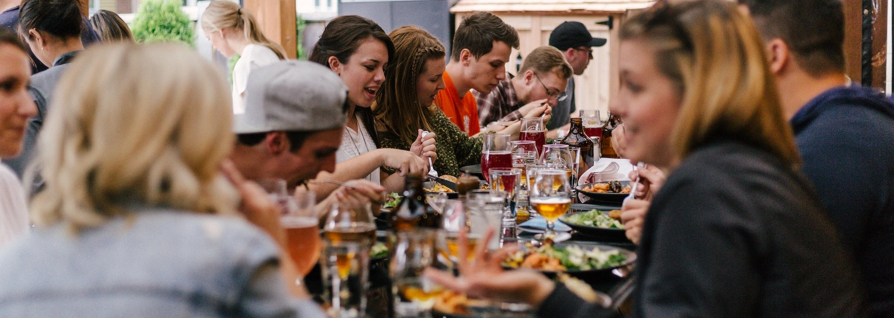 people eating at a dubai restaurant - undefined