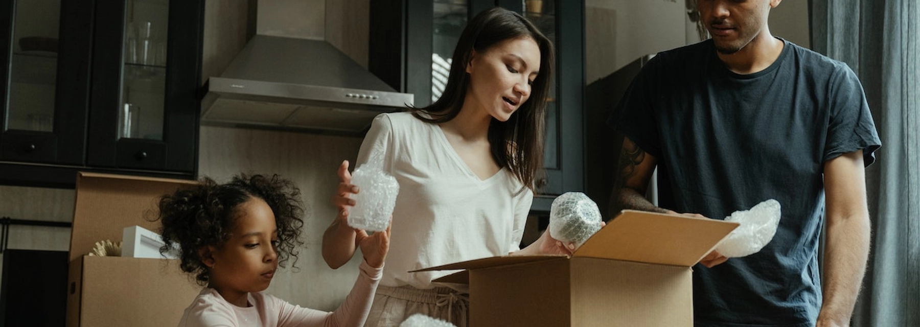 Investing in a Holiday Home vs a Long-Term Rental in Dubai - Dacha - undefined