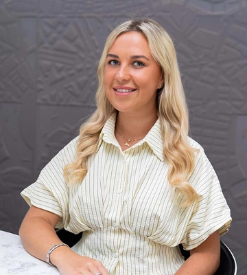 Roisin Flynn - Dacha - undefined