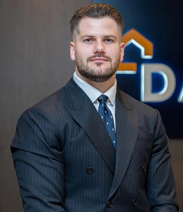 Lewis Burns  - Dacha - undefined