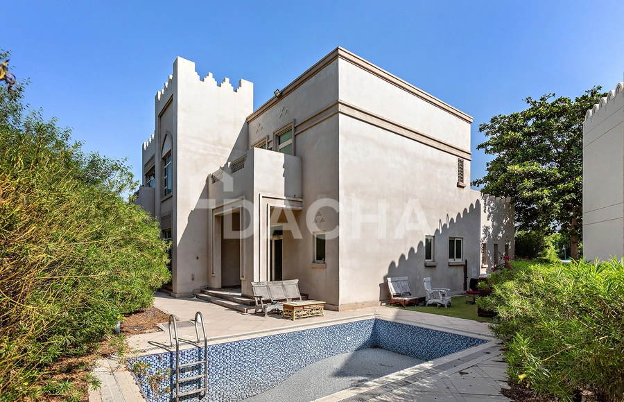 4 bedroom villa for sale - Dacha - undefined